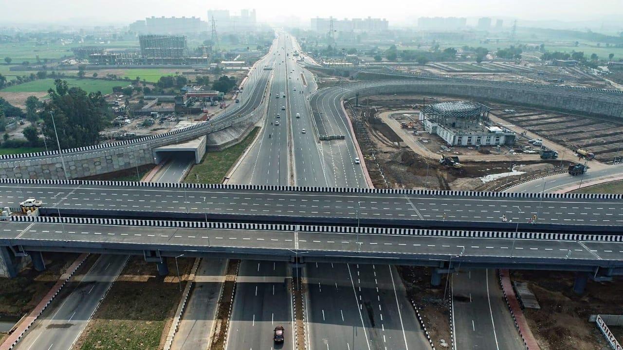 Why Location Connectivity Matters When Buying Property – A Complete Guide by Zoompoint India